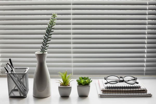 Window blinds affecting resale appeal in Edmonton homes
